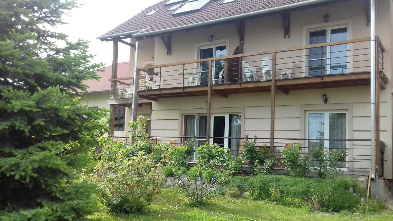 Hotel Sorompo Vendeghaz Balatonkenese Exteriér fotografie